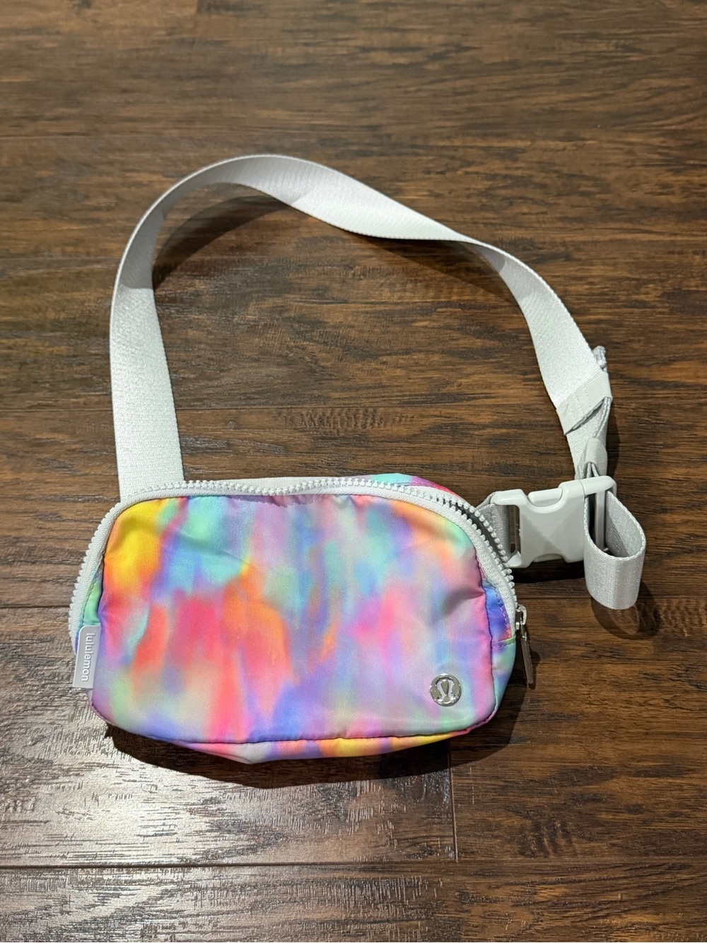 lululemon athletica Women's Multi-Colored Tie-Dyed & Silver Color Belt Bag